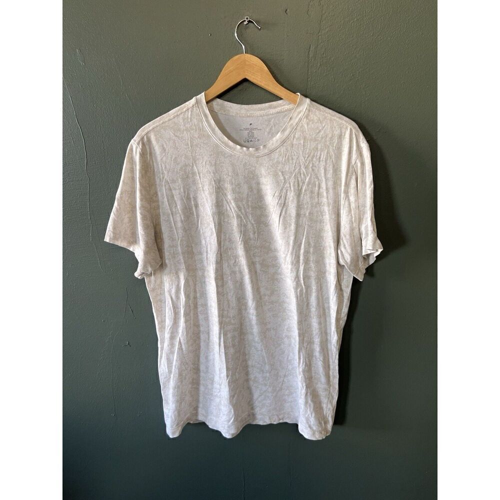 Fabletics Mens Ivory Camo Short Sleeve Athletic Workout T-shirt Size Large